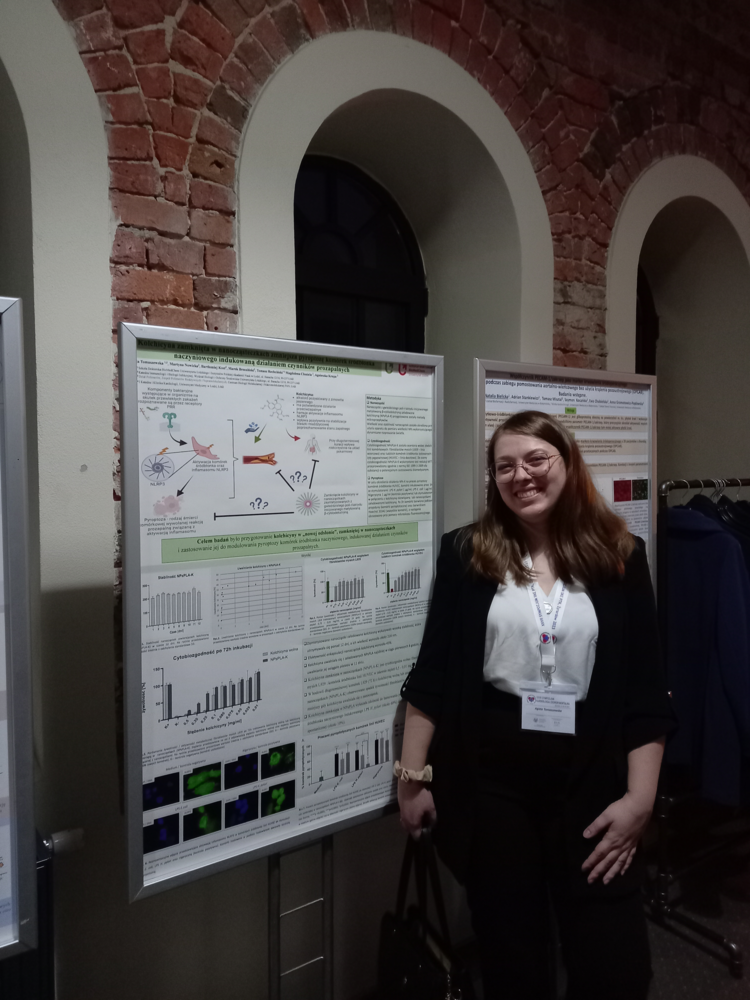 zdjęcie studentki realizującej projekt