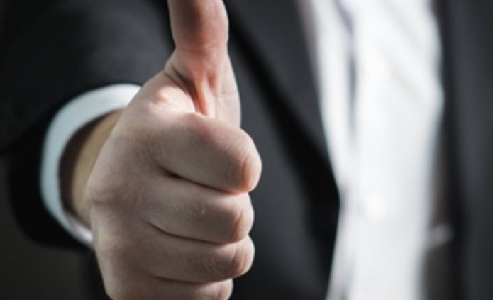 Wyciągnięty Kciuk do góry