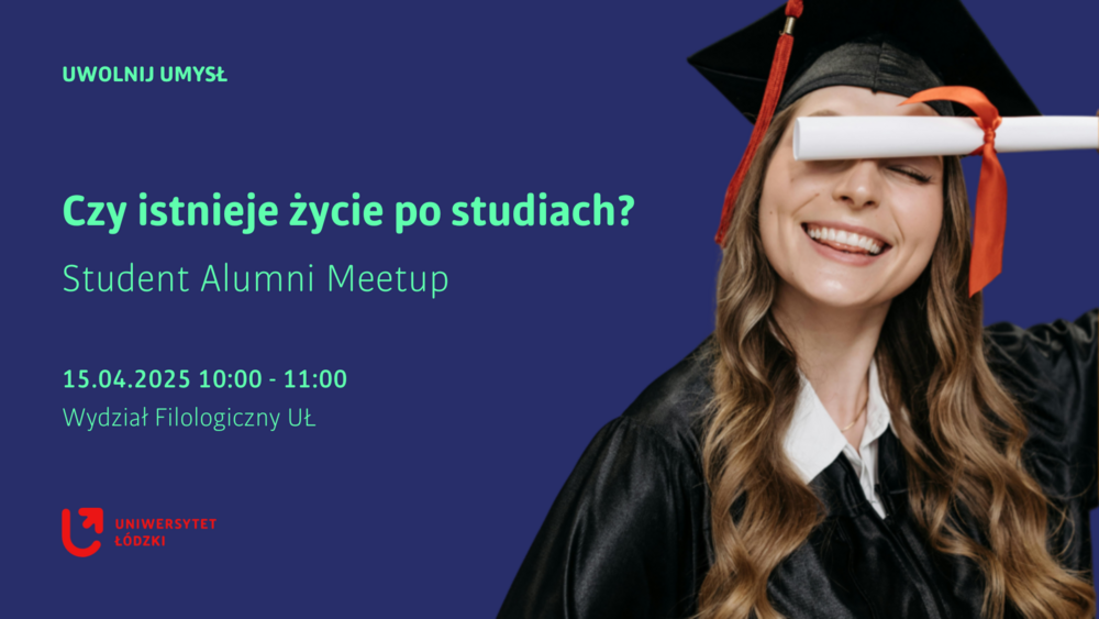 uśmiechnięta absolwentka z dyplomem