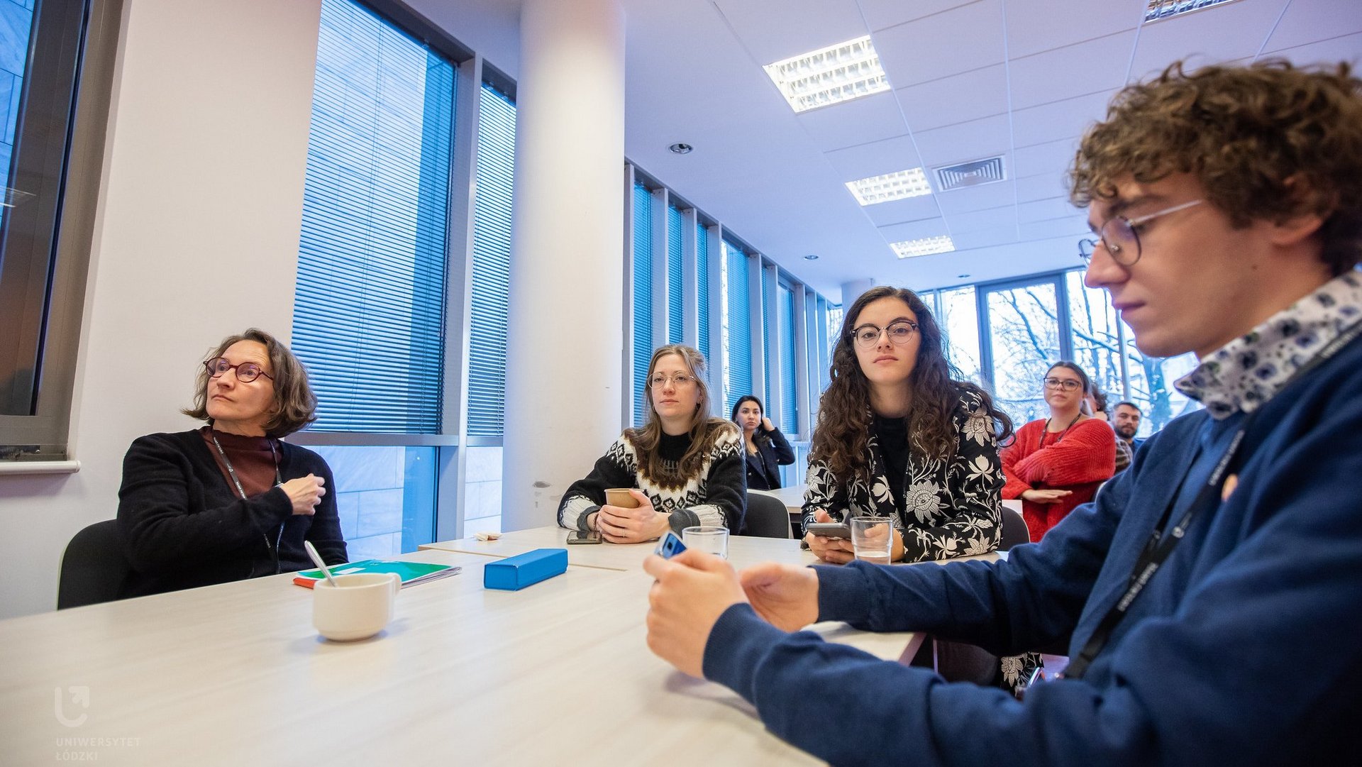 a decorative element: people during a meeting