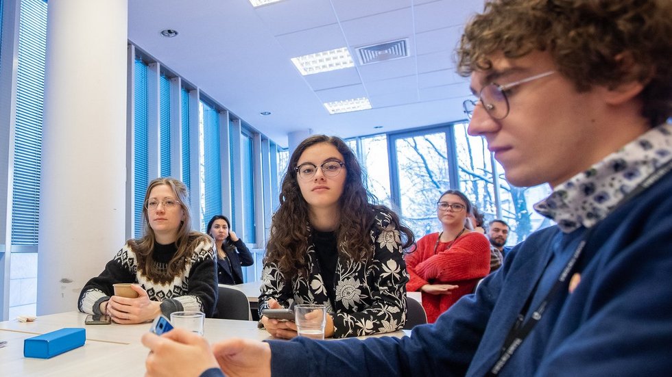 a decorative element: people during a meeting