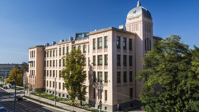 widok na Rektorat UŁ z góry