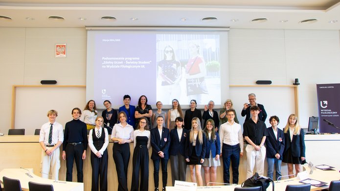 uczestnicy programu wraz z mentorami