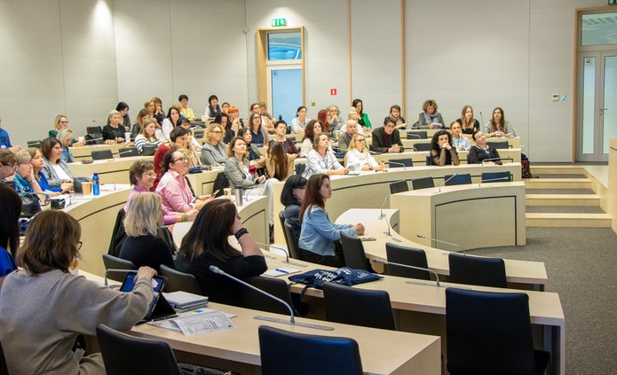 Uczestnicy seminarium w auli