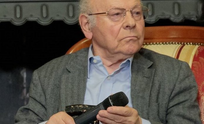 prof. Krzysztof Pomian