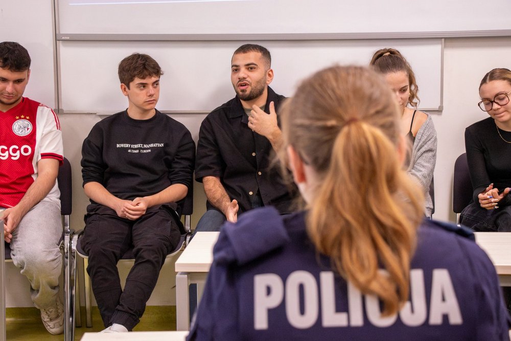 students during the discussion