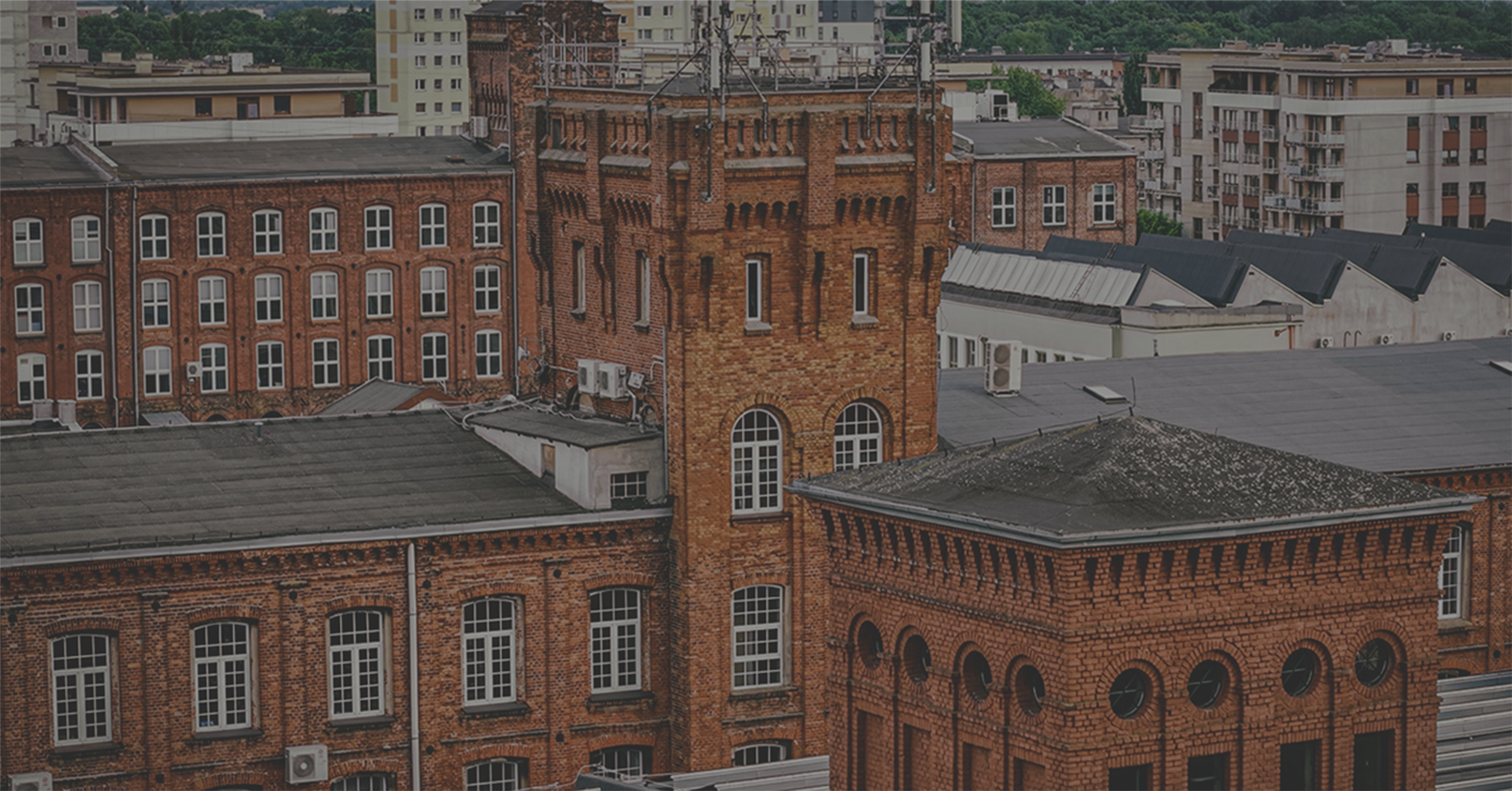 Panorama współczesnego fabrycznego krajobrazu łodzi