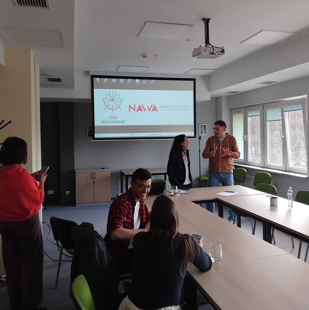 dyskusja pod logo STER NAWA