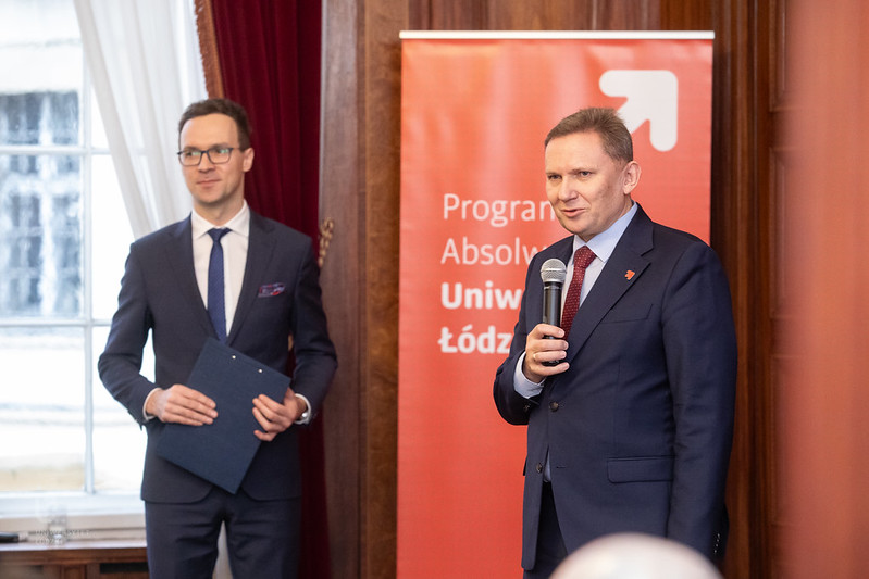 dr hab. Radosław Olszewski, prorektor UŁ ds. relacji akademickich i kontaktów z otoczeniem przemawiający podczas inauguracji