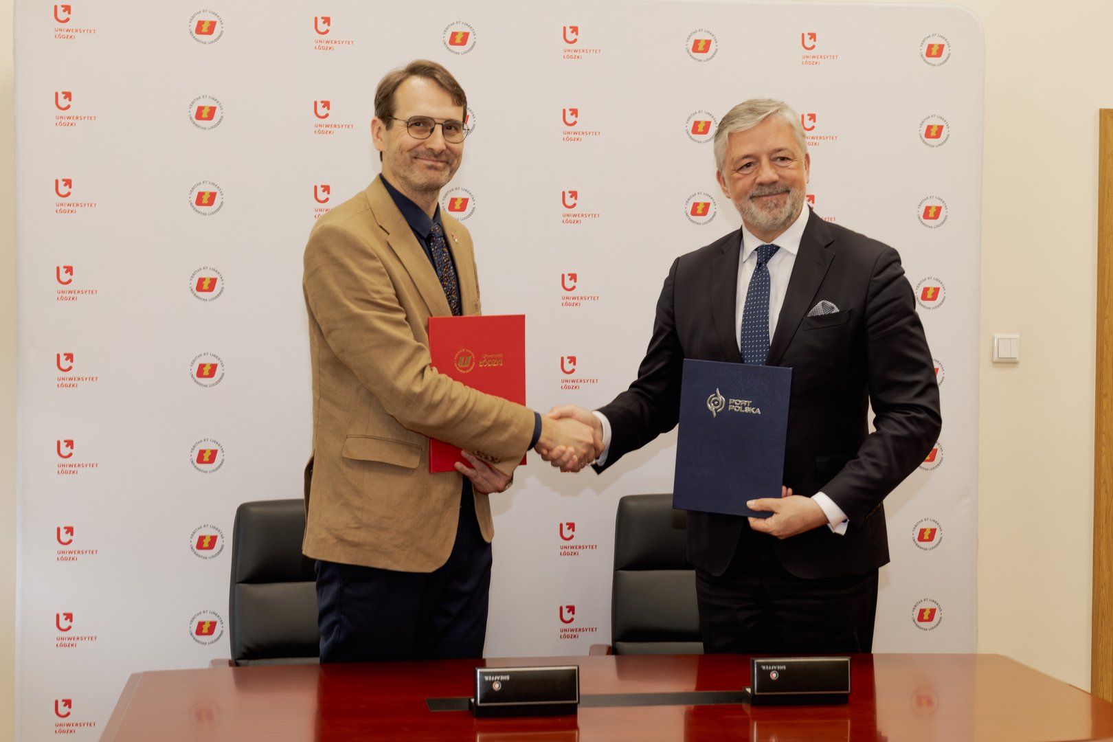 prof. dr hab. Rafał Matera, Rektor Uniwersytetu Łódzkiego oraz dr Filip Czernicki, prezes zarządu spółki Centralny Port Komunikacyjny