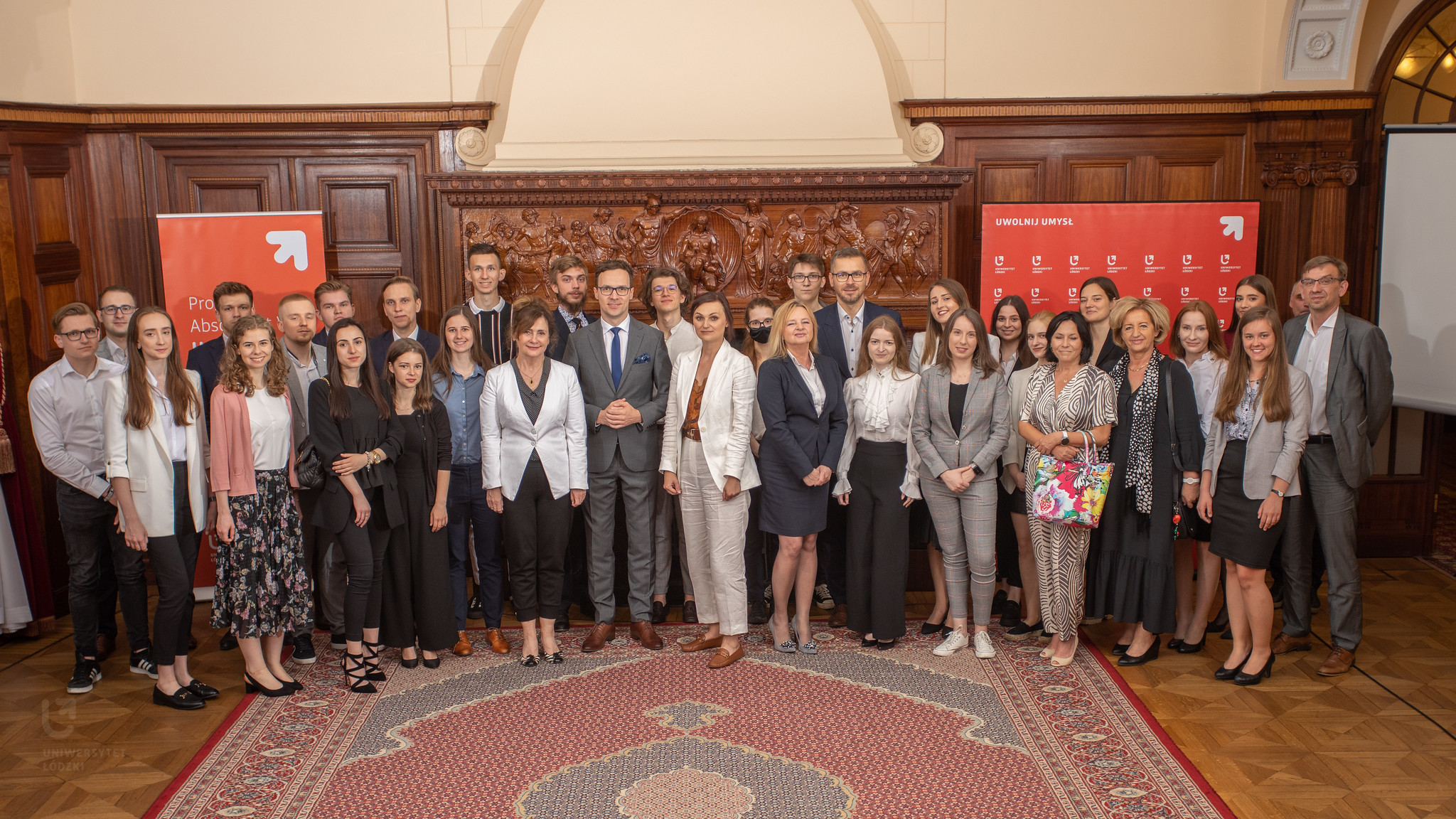 zdjęcie grupowe podczas finału