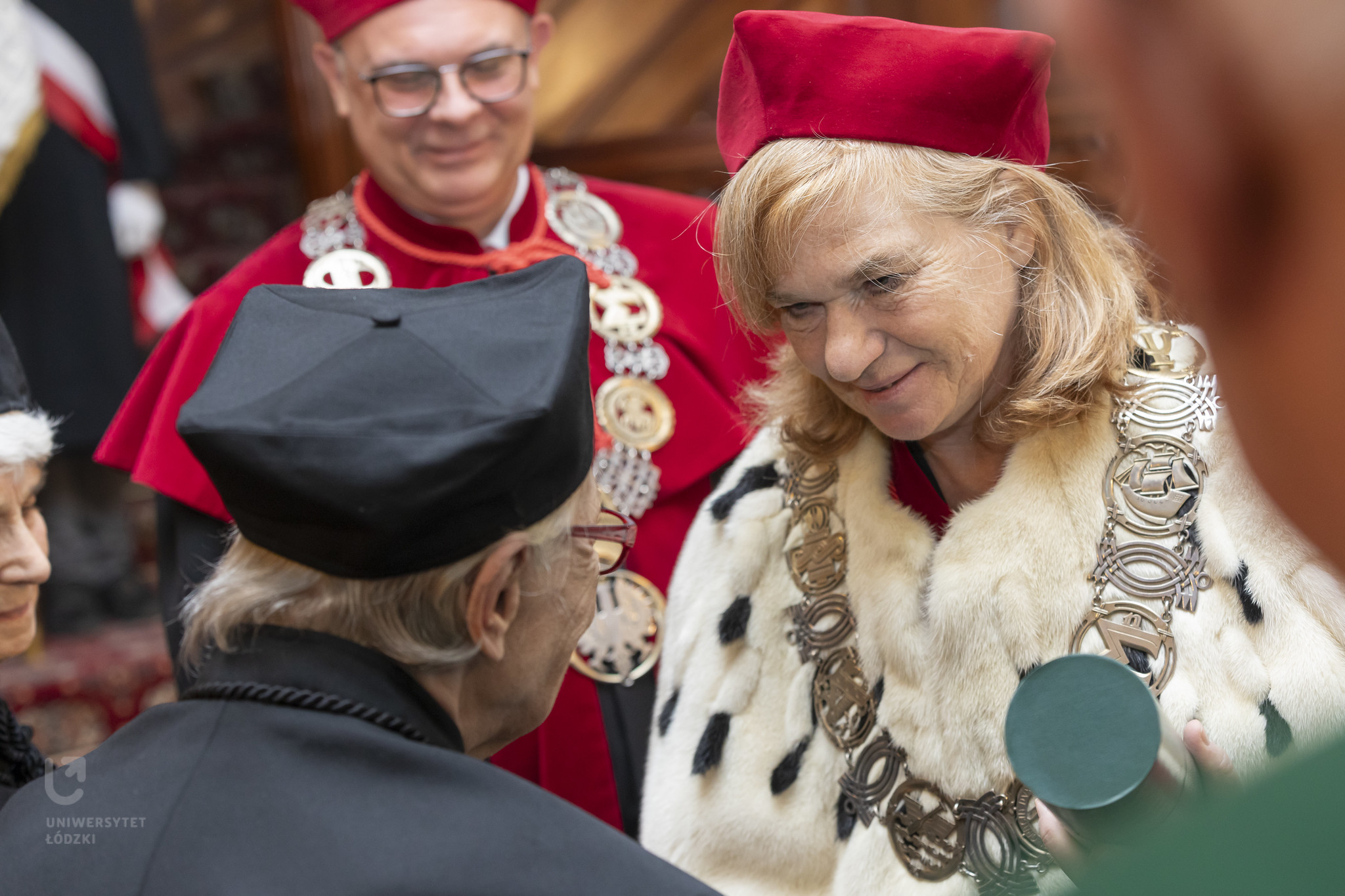 rektor UŁ podczas uroczystości odnowienia doktoratów