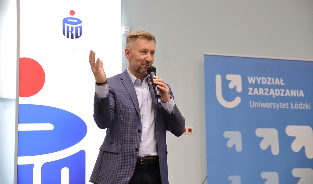 Dyr. Krzysztof Garbacz