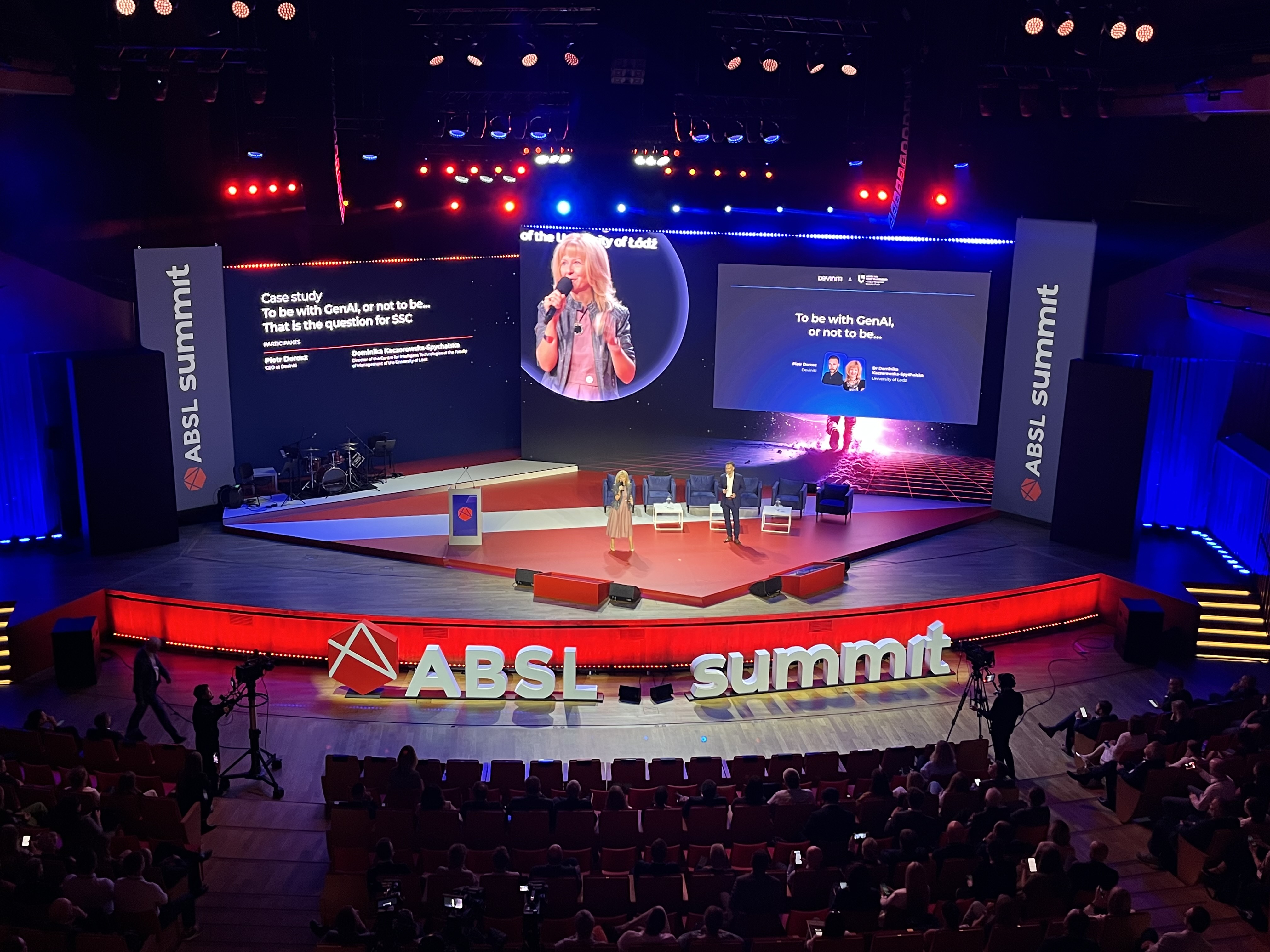 dr Dominika Kaczorowska-Spychalska podczas wystąpienia na ABSL Summit