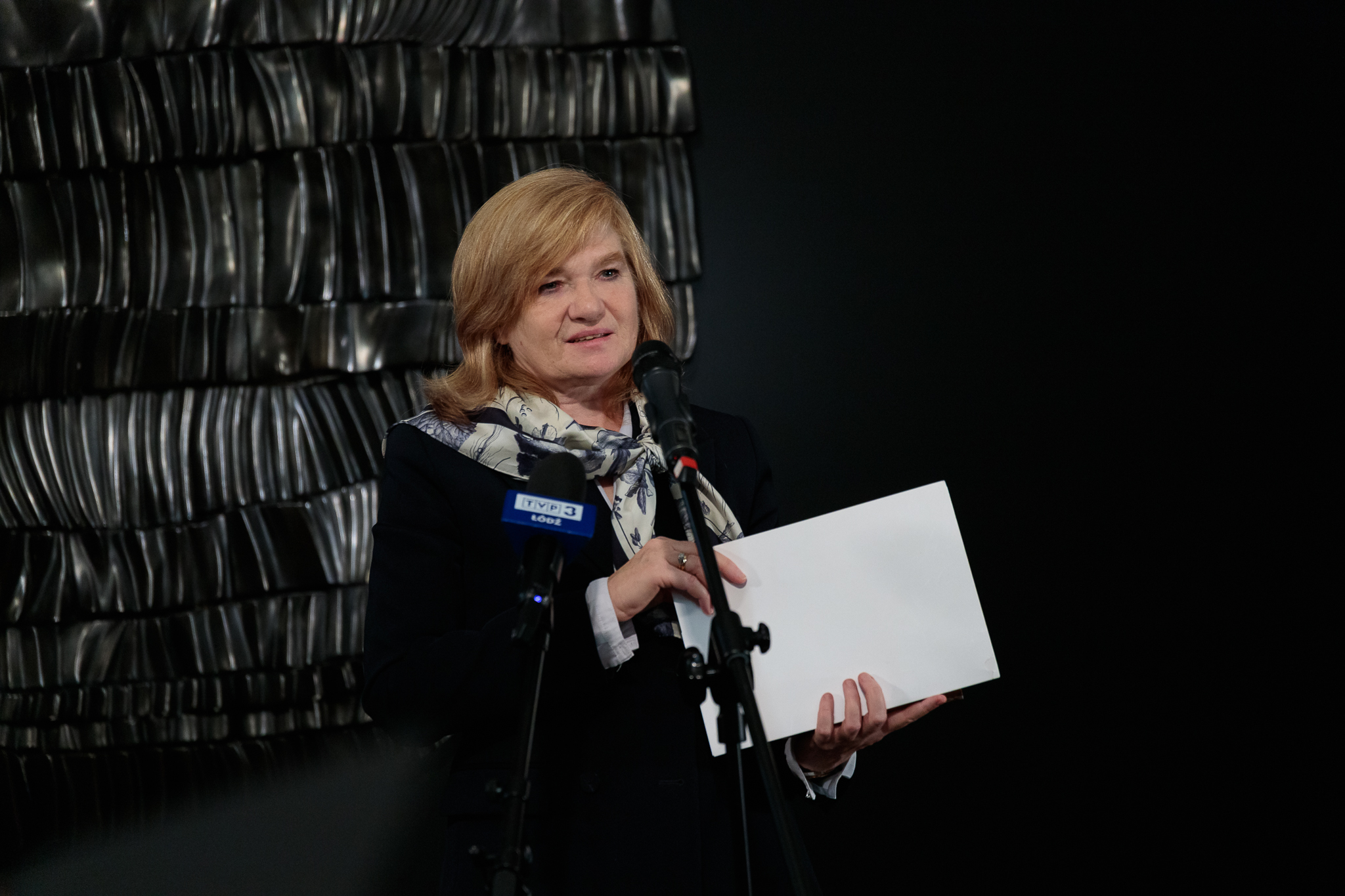 rektor UŁ prof. Elżbieta Żądzińska podczas briefingu