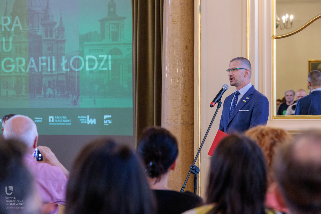 dr Andrzej Kompa otwierający premierę 