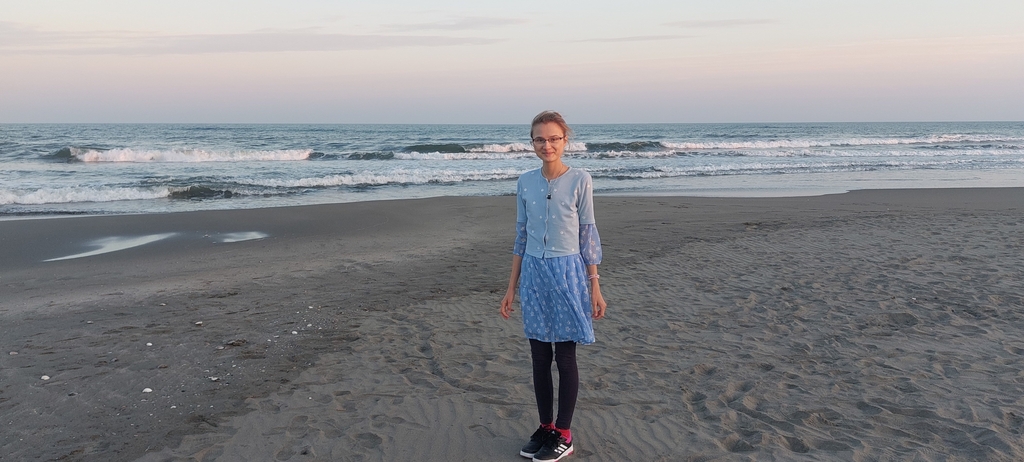 Stypendystka na plaży