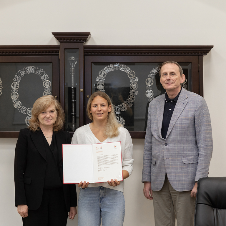 Magdalena Łuczak u rektor UŁ