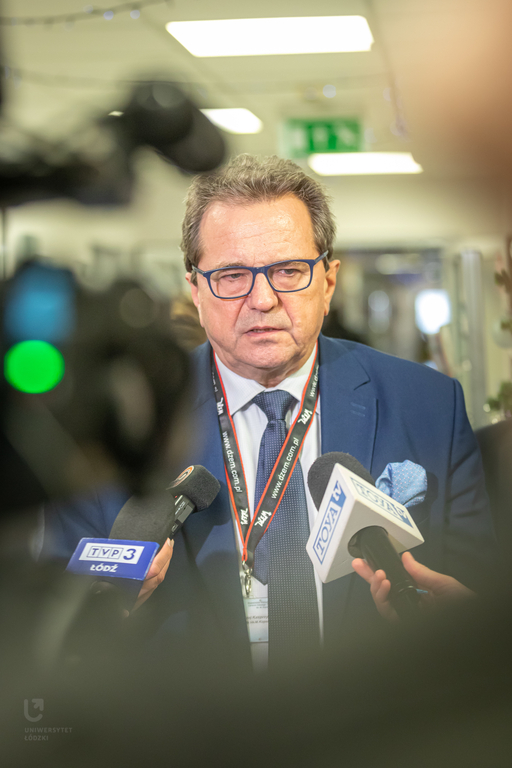 Uroczystość przekazania miodów pacjentom Szpitala im. Kopernika