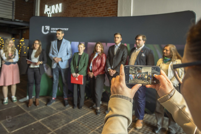 Uczestnicy briefingu prasowego podczas majowego Śniadania Prasowego UŁ