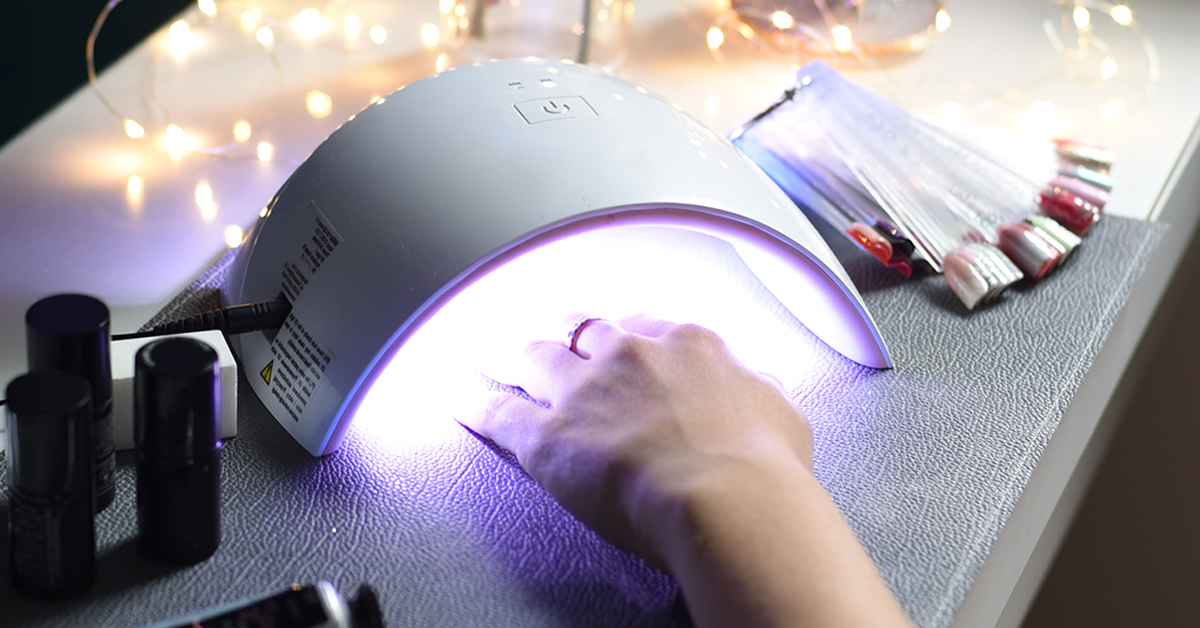 Lampa UV, w której utwardzane są lakiery hybrydowe