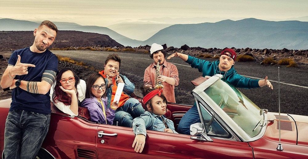 Zdjęcie plakatowe z programu Down the road